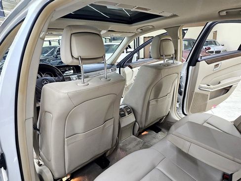Used 2016 Mercedes-Benz E 350 Sedan image 29