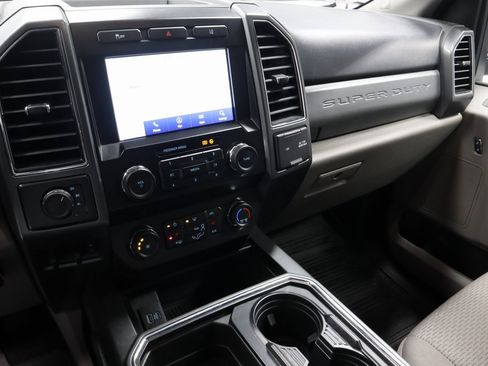 Used 2020 Ford F350 XLT w/ XLT Premium Package image 30