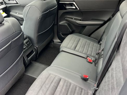 New 2025 Mitsubishi Outlander SE AWD/4WD image 13