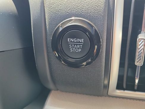 Used 2025 Ford Expedition Active AWD/4WD image 12