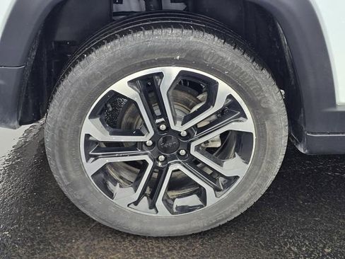 Used 2024 Jeep Compass Limited image 33