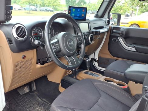 Used 2013 Jeep Wrangler Sahara w/ Connectivity Group AWD/4WD image 5