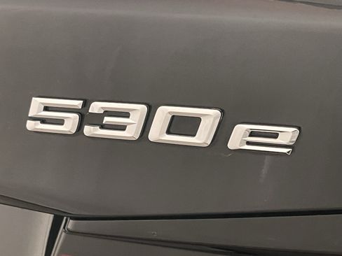 Certified 2023 BMW 530e xDrive w/ Convenience Package image 24