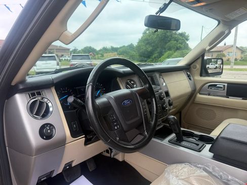 Used 2017 Ford Expedition XLT AWD/4WD image 12