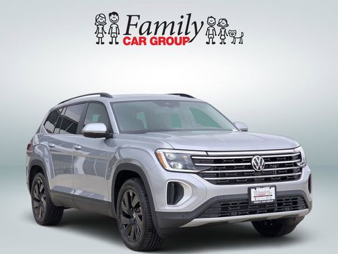 New 2026 Volkswagen Atlas SE FWD image 2