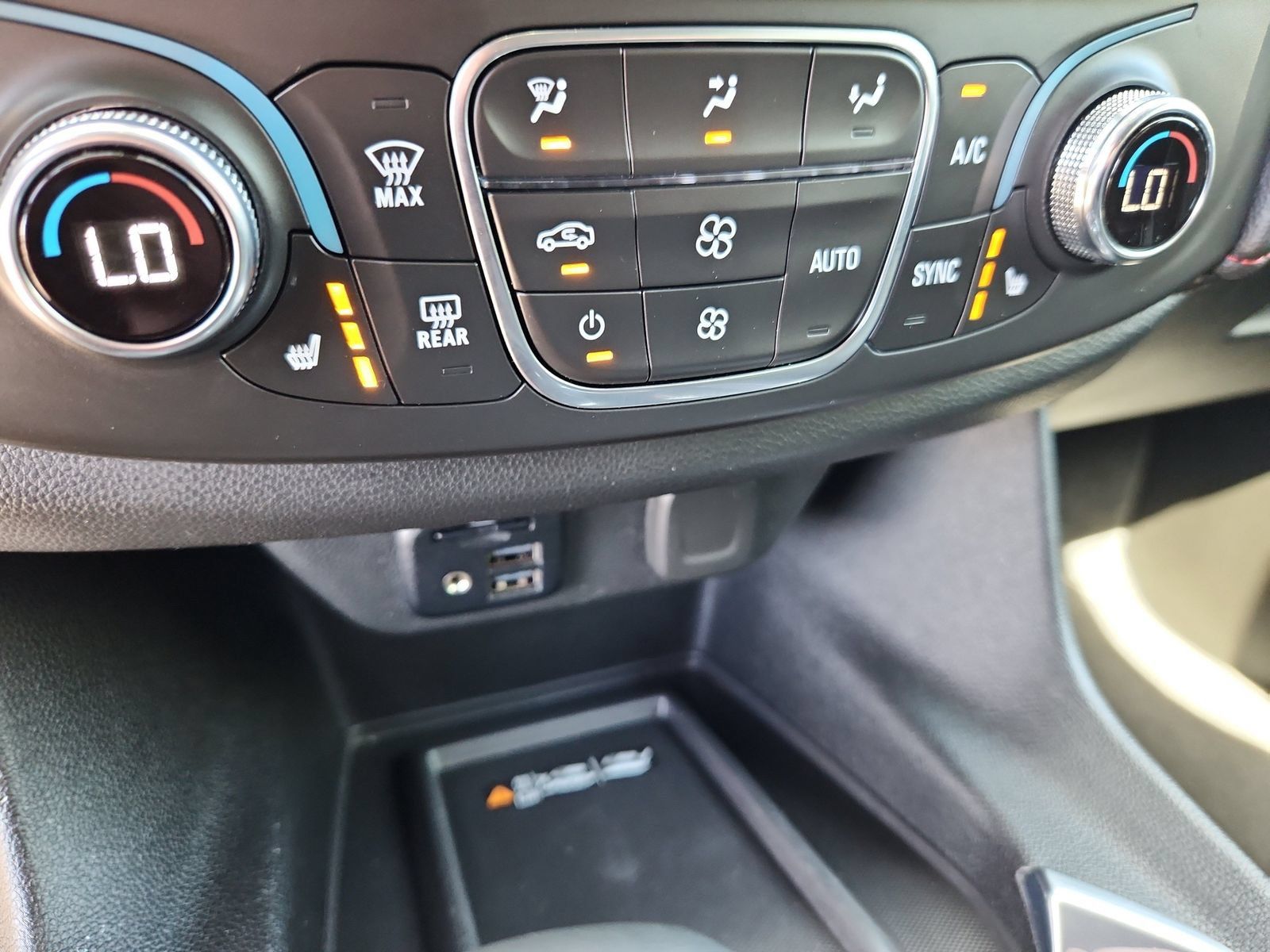 Used 2023 Chevrolet Traverse RS AWD/4WD image 24