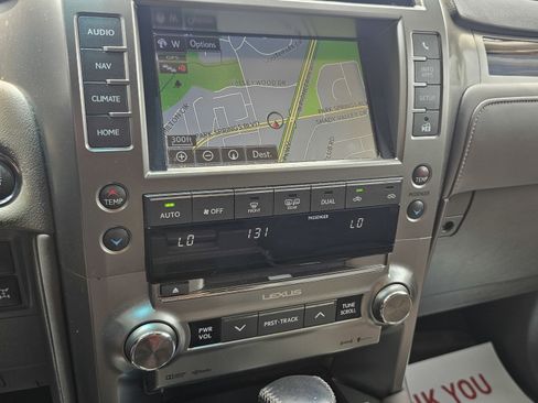Used 2019 Lexus GX 460 w/ Navigation Package image 37