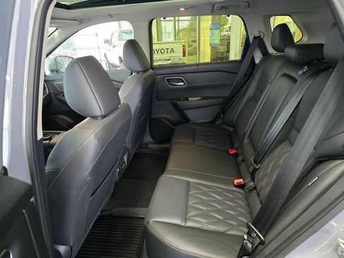 Used 2025 Nissan Rogue Platinum w/ Platinum Premium Package image 40