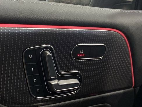 Certified 2023 Mercedes-Benz GLB 250 image 10