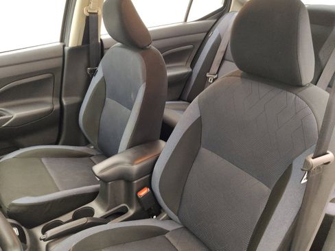 Used 2025 Nissan Versa SV FWD image 17