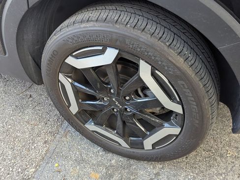 Used 2024 Kia Telluride S w/ S Sunroof Package FWD image 16