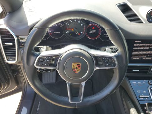 Used 2022 Porsche Cayenne image 23