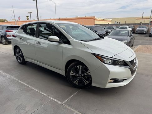 Used 2021 Nissan Leaf SV w/ SV Technology Package image 6