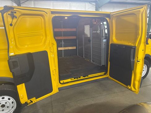 Used 2015 Ford Transit 250 148 Low Roof image 3