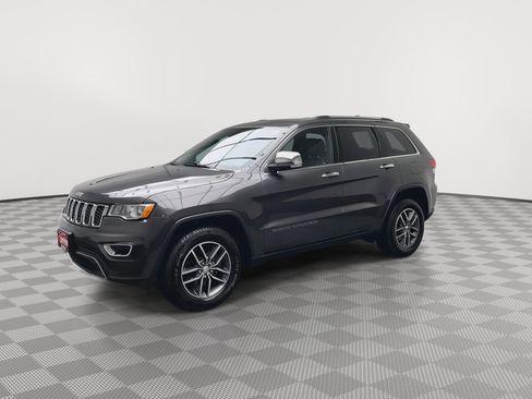 Used 2017 Jeep Grand Cherokee Limited w/ Trailer Tow Group IV image 35