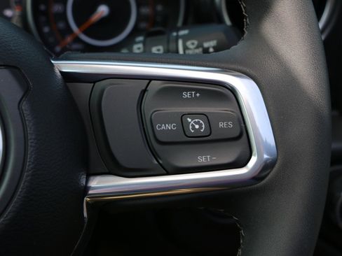 Used 2023 Jeep Wrangler Unlimited Sahara image 17