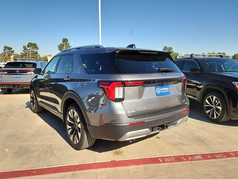 Used 2025 Ford Explorer Platinum w/ LUX Leather Package AWD/4WD image 5