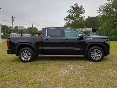 Used 2024 GMC Sierra 1500 Denali w/ Denali Reserve Package AWD/4WD image 3