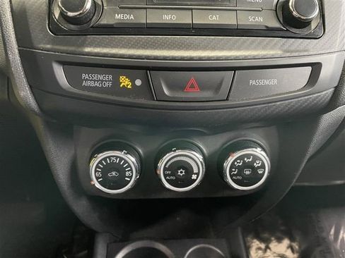 Used 2017 Mitsubishi Outlander Sport ES AWD/4WD image 17