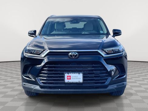 Used 2024 Toyota Grand Highlander XLE image 2