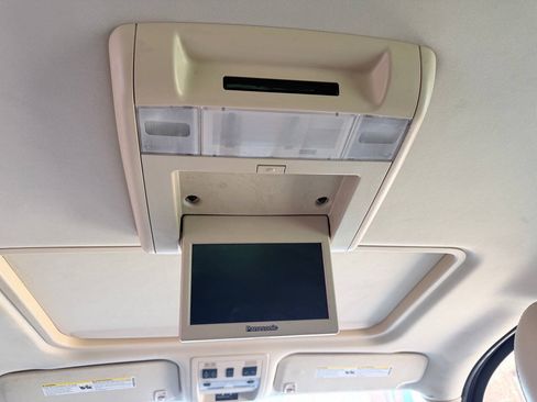 Used 2007 Cadillac Escalade AWD w/ Information Package image 18