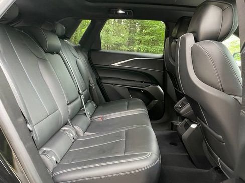 Used 2024 Cadillac Lyriq Luxury AWD/4WD image 18