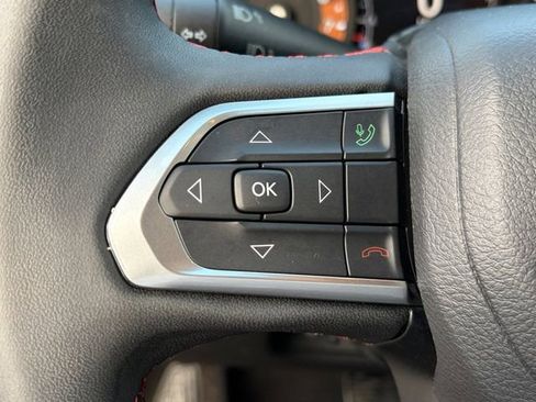 Used 2024 Jeep Compass Trailhawk image 5