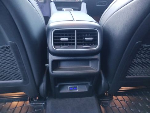 Used 2024 Mercedes-Benz GLE 450 4MATIC image 23