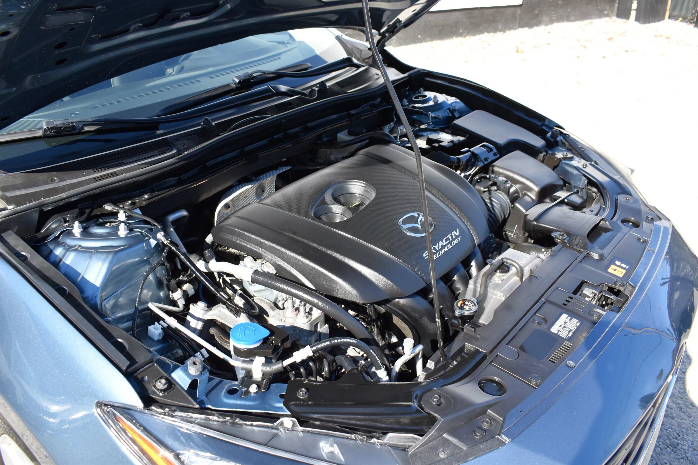 Used 2016 MAZDA MAZDA3 i Touring w/ Popular Equipment Package FWD image 35