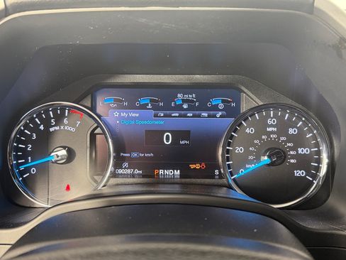 Used 2019 Ford Expedition XLT w/ Equipment Group 202A RWD image 20