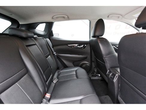 Certified 2022 Nissan Rogue Sport SL image 9