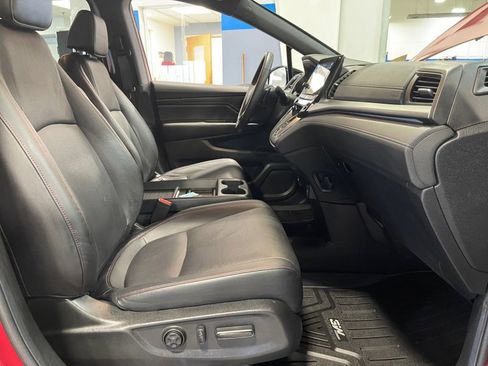 Used 2024 Honda Odyssey Sport image 15