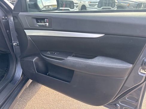 Used 2014 Subaru Outback 2.5i Premium AWD/4WD image 8