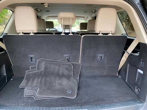 Used 2024 Ford Expedition XLT image 12