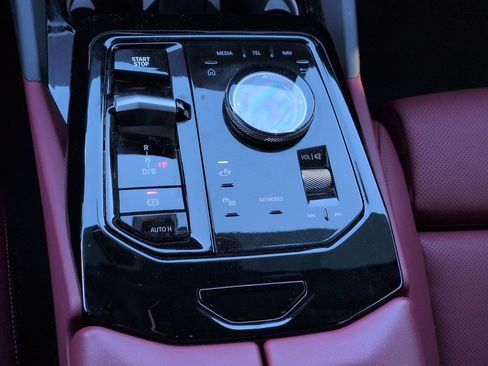 Used 2025 BMW i5 eDrive40i w/ Premium Package image 25