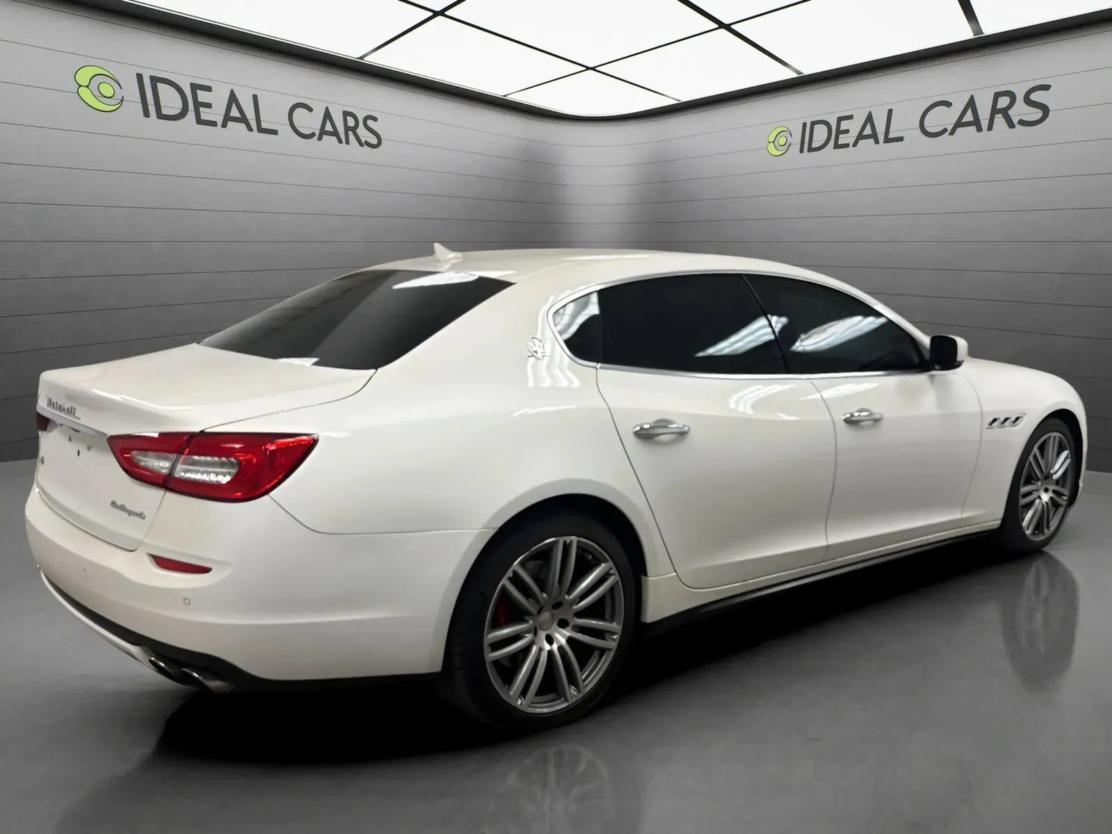 Used 2015 Maserati Quattroporte S Q4 AWD/4WD image 5
