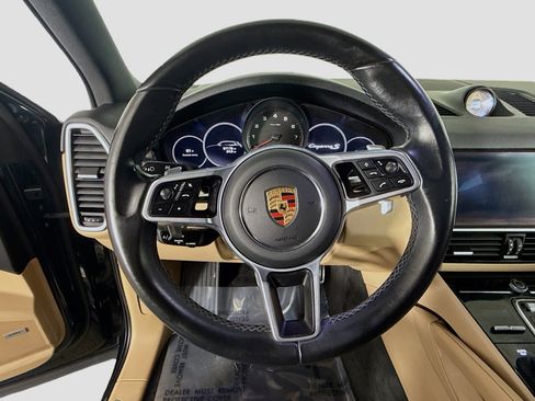 Used 2021 Porsche Cayenne S image 13