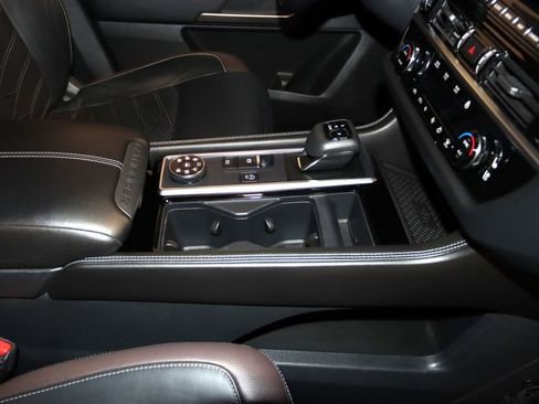 Used 2022 Nissan Pathfinder Platinum w/ Cargo Package image 62