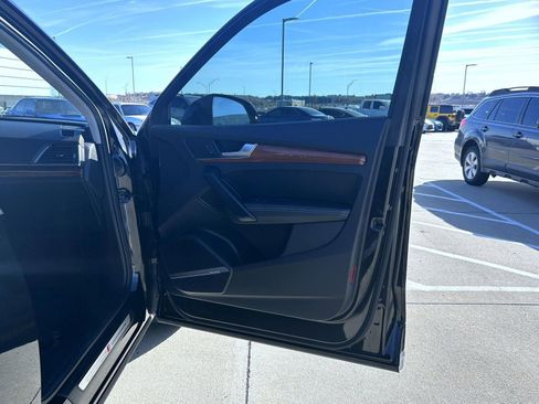 Used 2022 Audi Q5 e Prestige image 16