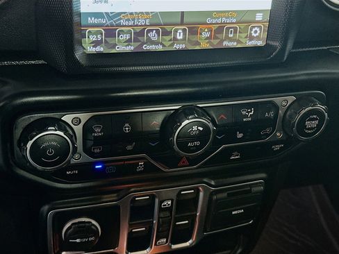 Used 2023 Jeep Wrangler Sahara w/ Cold Weather Group image 23