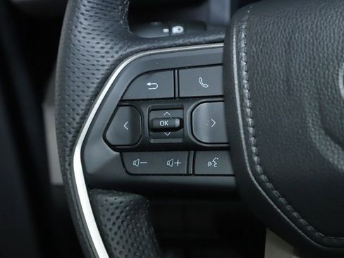Used 2025 Toyota Tacoma TRD Off-Road AWD/4WD image 22