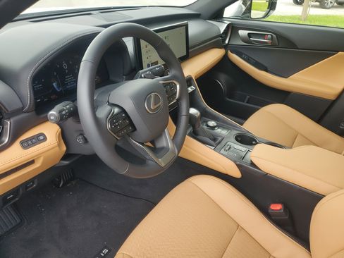 Used 2026 Lexus IS 350 F Sport w/ Accessory Package Z1 RWD image 20