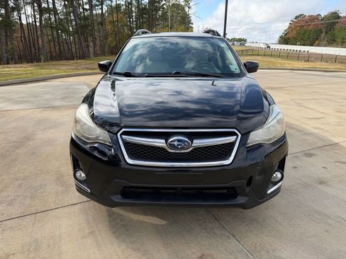 Used 2017 Subaru Crosstrek 2.0i Premium w/ Moonroof Package image 8