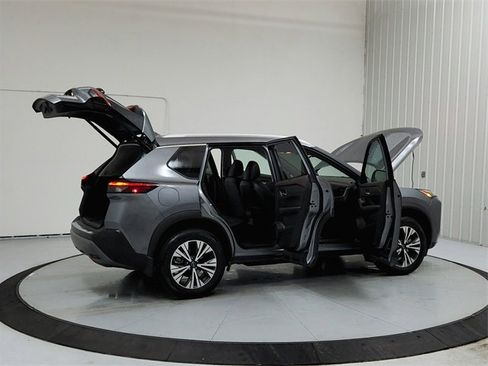 Used 2023 Nissan Rogue SV w/ SV Premium Package image 15