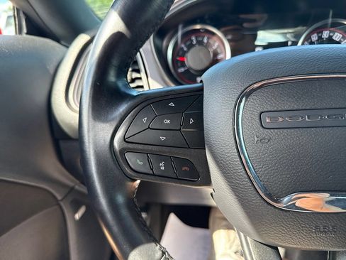 Used 2023 Dodge Challenger SXT RWD image 29