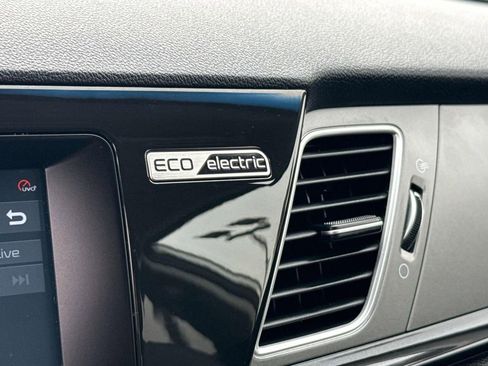 Used 2019 Kia Niro EX image 31