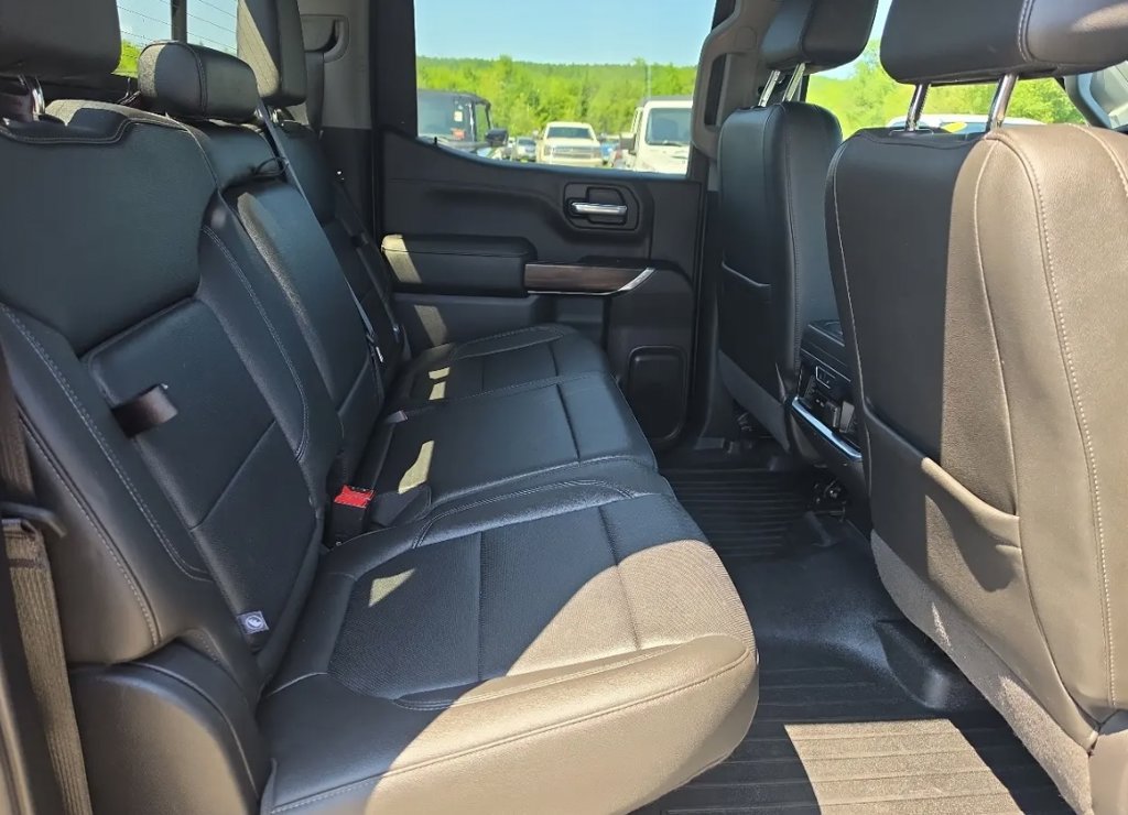 Used 2020 GMC Sierra 1500 SLT w/ SLT Premium Plus Package AWD/4WD image 17