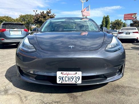 Used 2020 Tesla Model 3 Standard Range Plus image 2