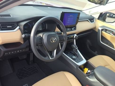 Used 2024 Toyota RAV4 Limited w/ Advanced Technology Package AWD/4WD image 12