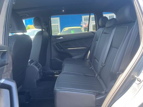 Used 2022 Volkswagen Tiguan SE R-Line AWD/4WD image 5
